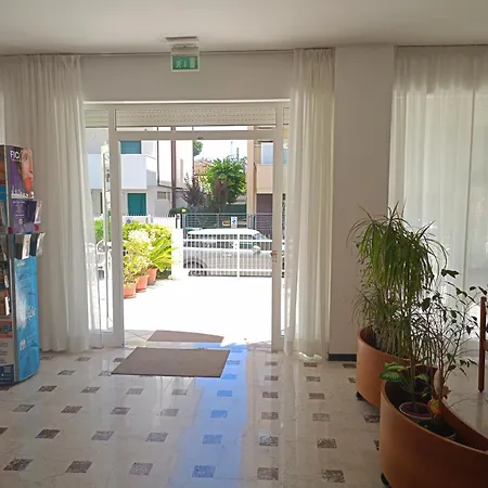 Rossella Hotel 2*