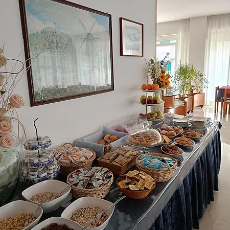 Rossella Hotel 2*