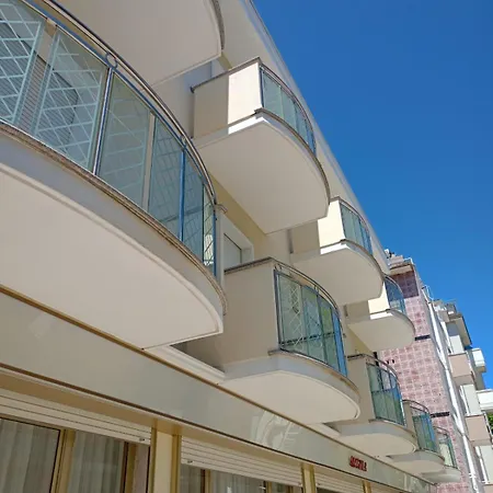 Rossella Hotel 2*