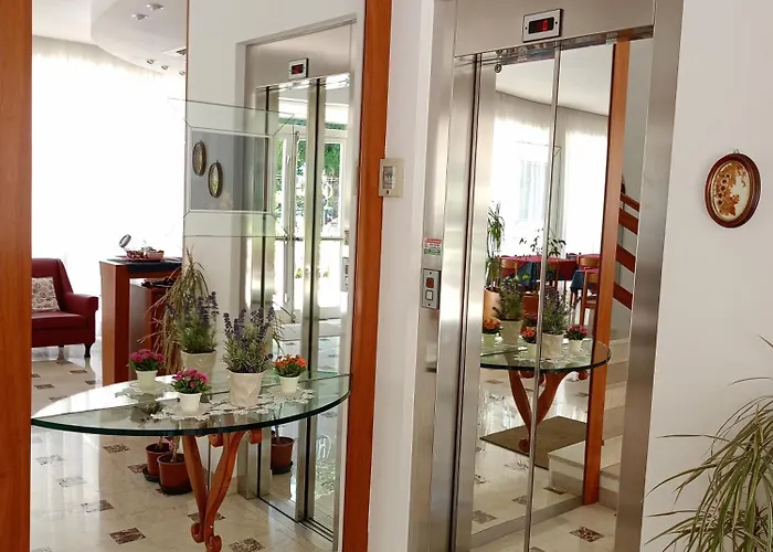 Rossella Hotel 2*