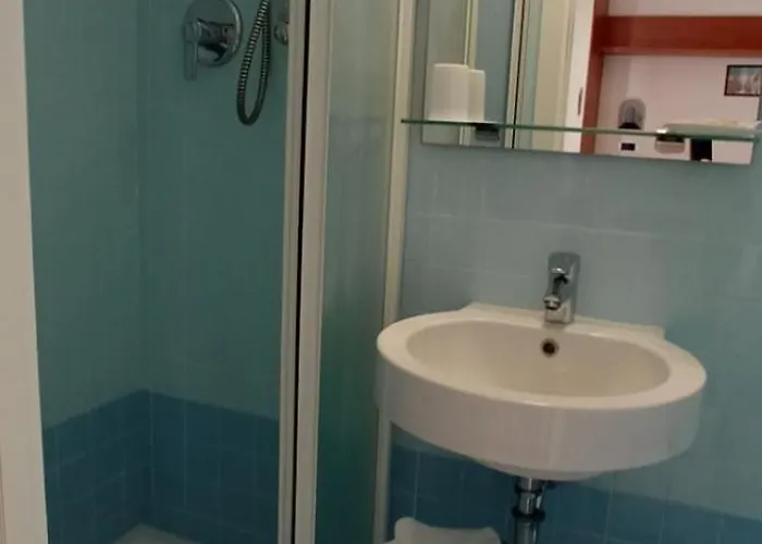 Hotel Rossella 2*