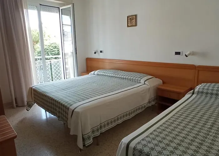 Hotel Rossella 2*