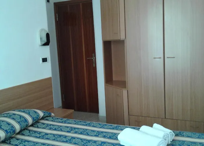 Hotel Rossella 2*