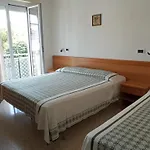 Hotel Rossella 2*
