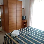 Hotel Rossella 2*
