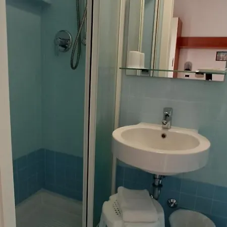 Отель Rossella 2*