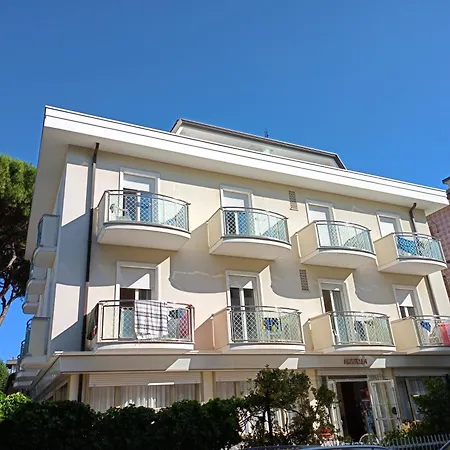 Rossella Отель Риччоне