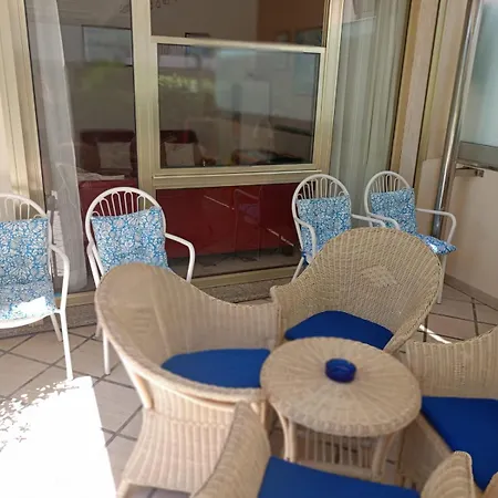 Otel Rossella 2*
