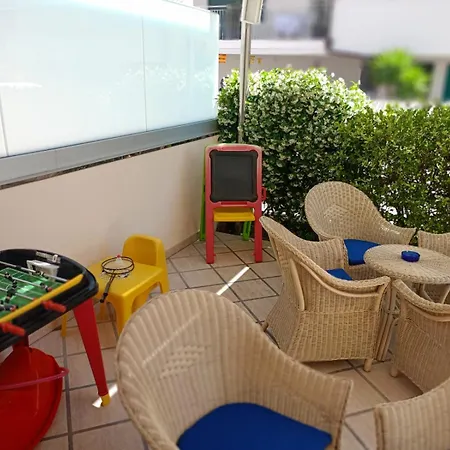 Отель Rossella Риччоне