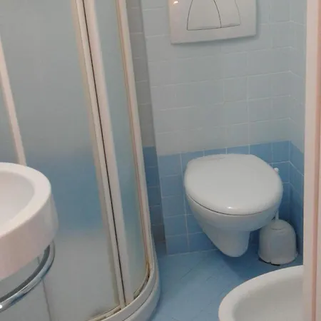 Otel Rossella 2*