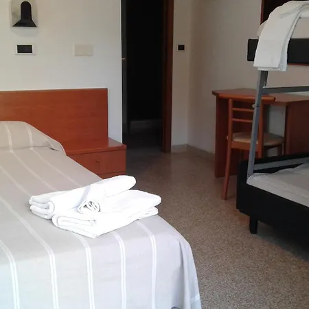 Rossella Отель Риччоне