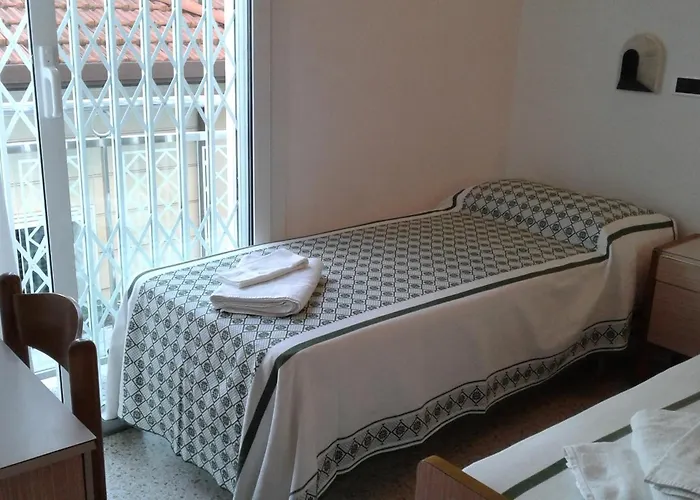 Hotel Rossella 2*